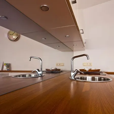 里加老城公寓 *